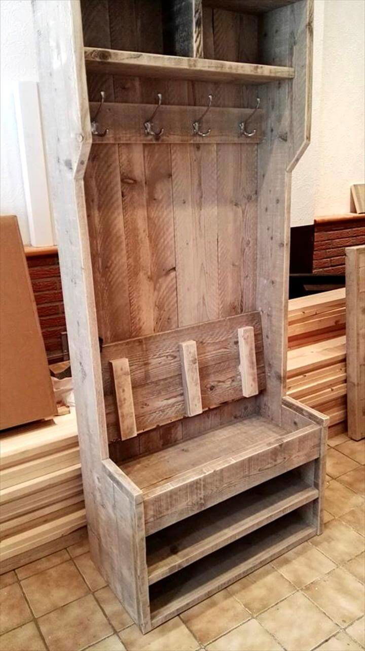 DIY Wood Pallet Hall Tree - Pallets Pro