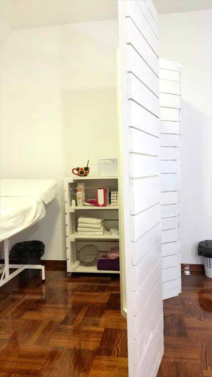 Pallet Room Divider, Shelf and Desk for Clinic - Pallets Pro