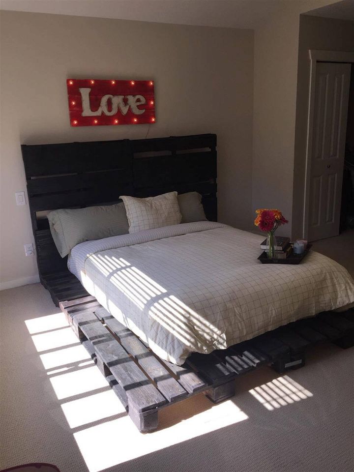 Wooden Pallet Bed out of only Pallets - Pallets Pro