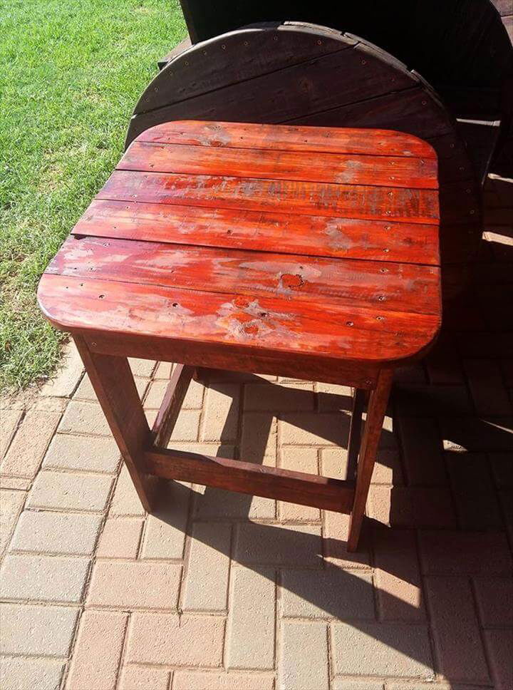 DIY Pallet Side Table for Outdoor Pallets Pro